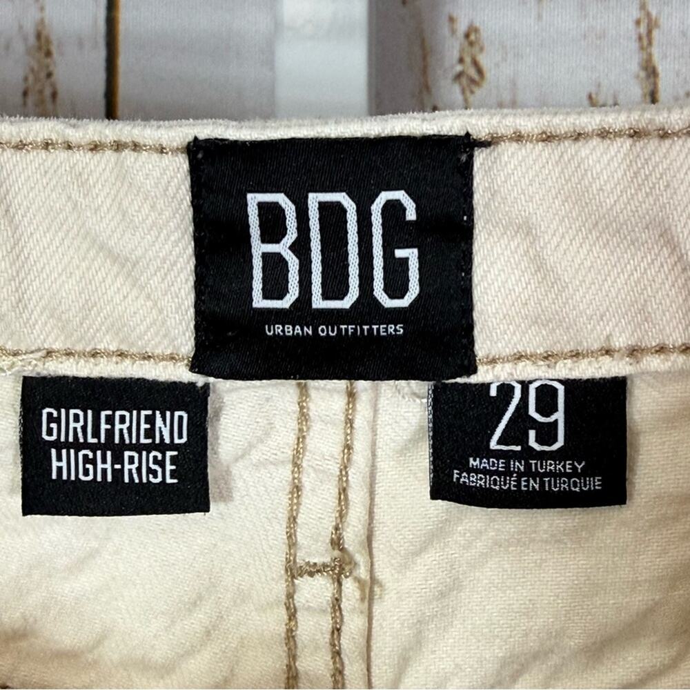BDG, Girlfriend High Rise, Off-White Distressed Jean Shorts. Size 29. - Picture 5 of 8